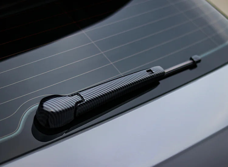 Cache d’essuie-glace arrière – Style Carbone | Compatible Golf 8 R/GTI/GTE