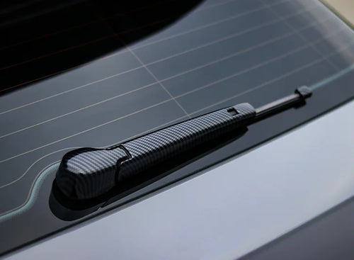 Cache d’essuie-glace arrière – Style Carbone | Compatible Golf 8 R/GTI/GTE